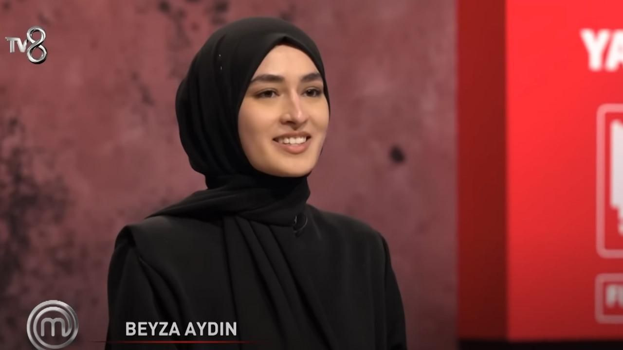 MasterChef yarışmacısı Beyza kendine hayran olan ünlüyü açıkladı: 'Mesajlaşıyoruz' - Sayfa 1