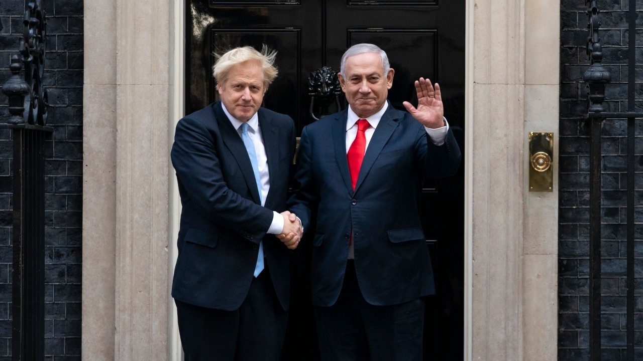 Boris Johnson anılarını yazdı: Netanyahu şahsi banyomu kullandı ve...