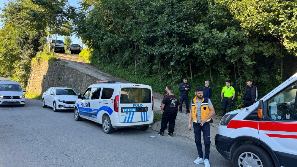 Eski İBB adayı babasını öldürdü, annesini yaraladı