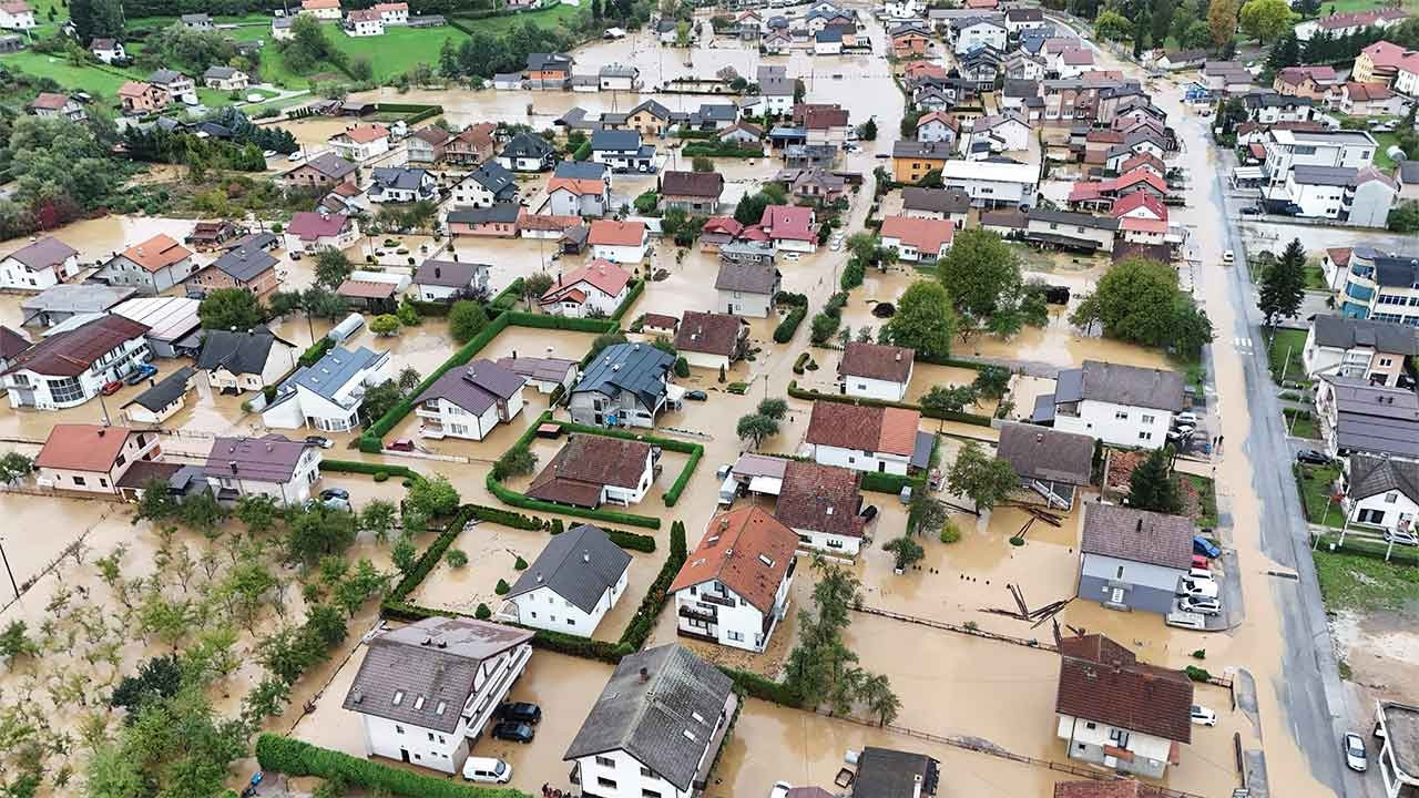 Bosna-Hersek'te sel: 14 kişi hayatını kaybetti