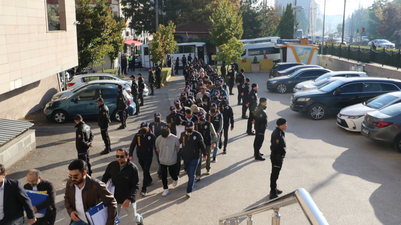 112 kişiyi dolandıran 40 şüpheliden 24'ü adliyeye sevk edildi