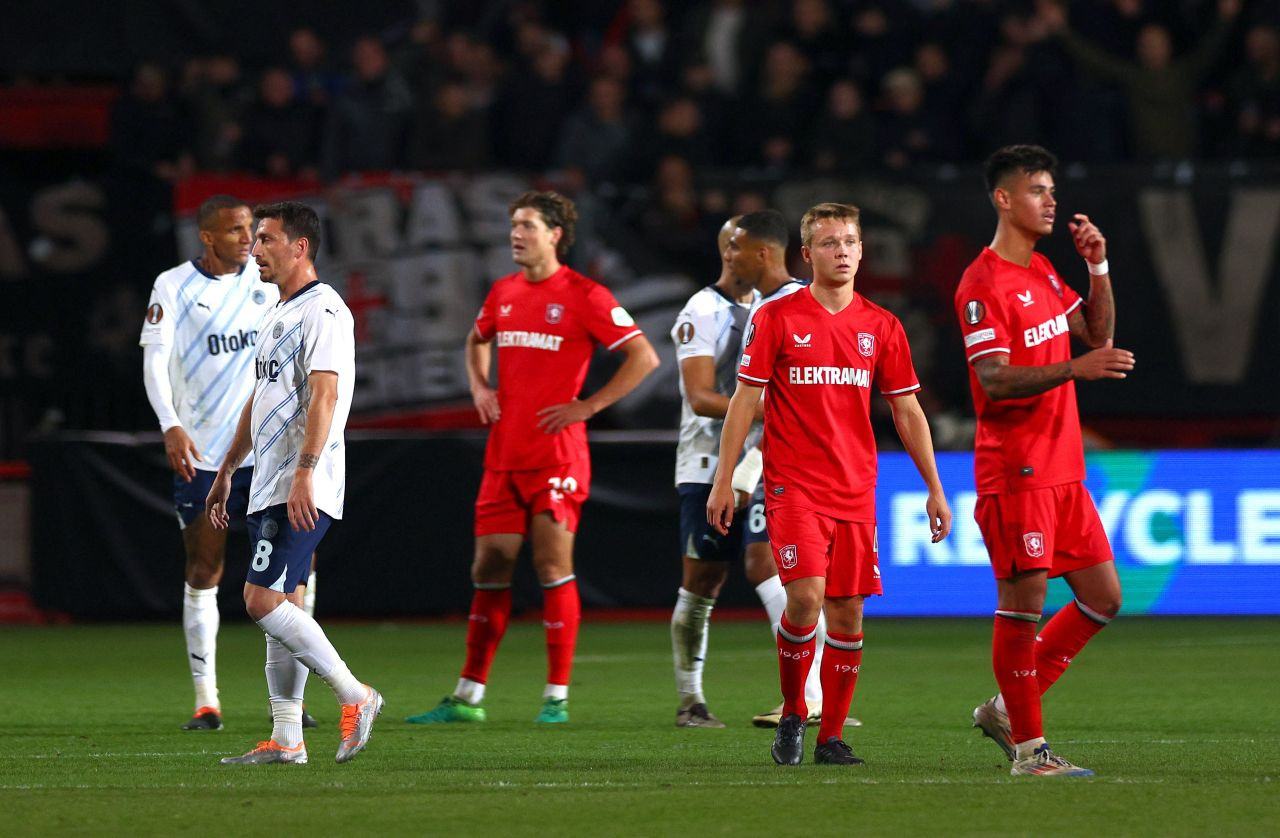 Hollanda basını, Twente-Fenerbahçe maçının ardından manşetlere Tadic'i çıkardı - Sayfa 2