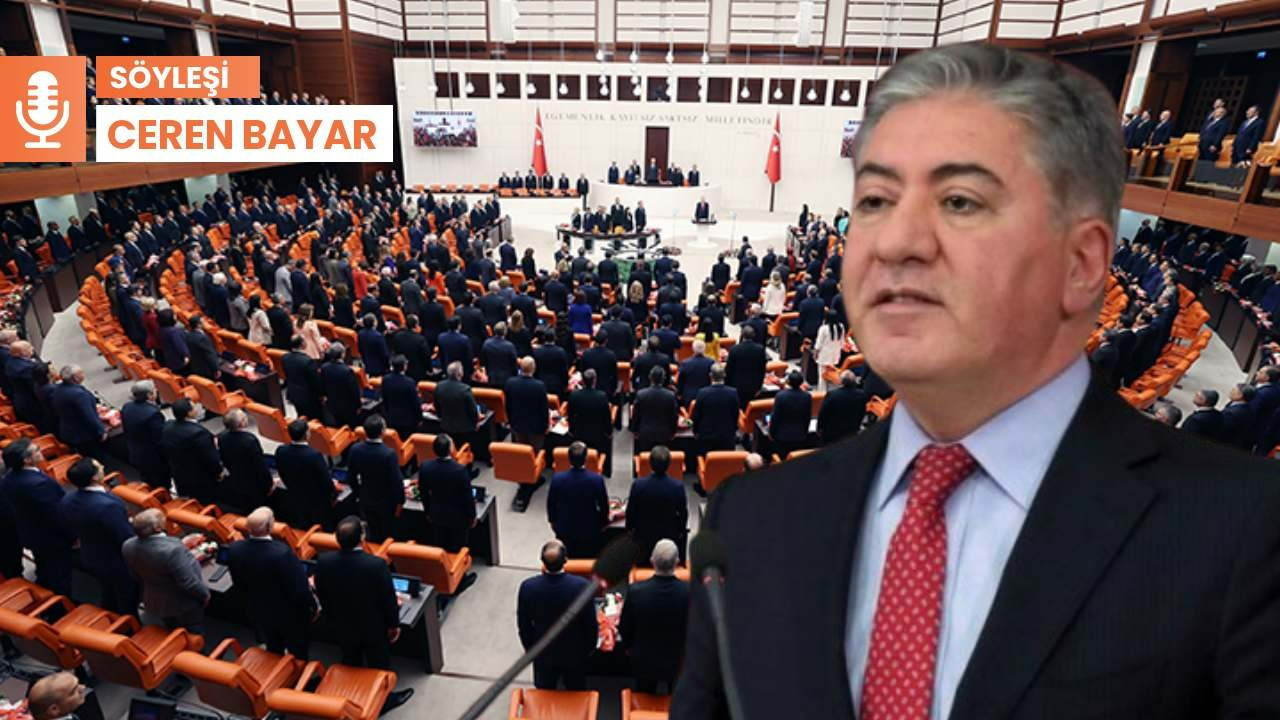 Murat Emir: Erdoğan’ın ayakta karşılanmasını parti yönetimi uygun gördü