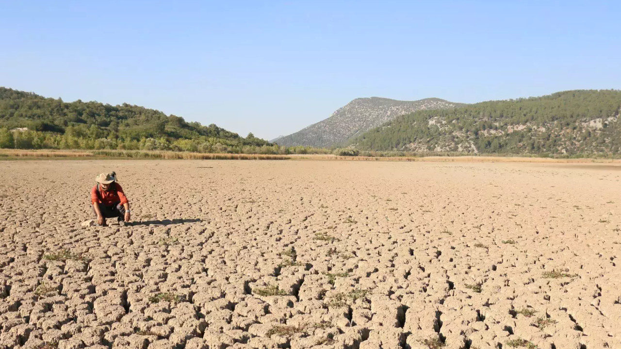 Eğirdir'in beslediği Kovada Gölü de kurumak üzere