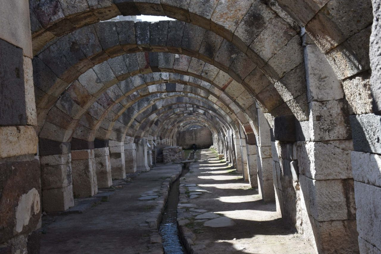 İzmir'de Roma Dönemi'ne ait mutfak ve ev aletleri bulundu - Sayfa 2