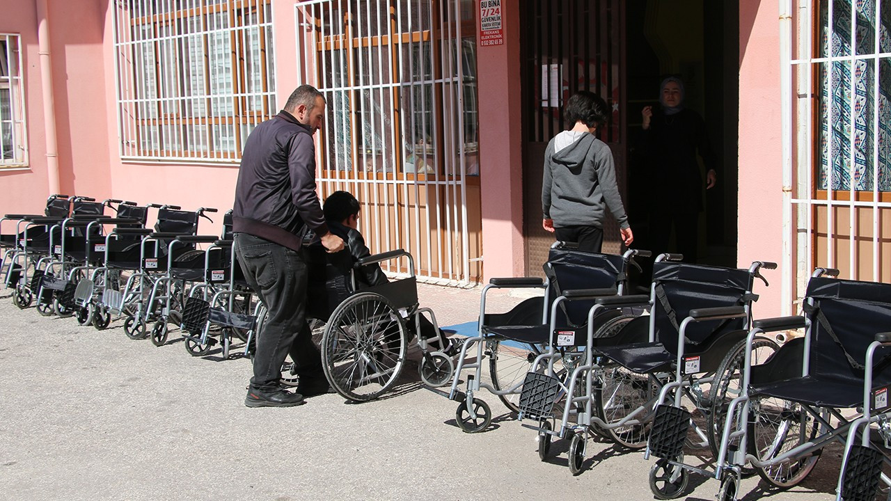 Kütahyalı gençlerden sosyal yardım kampanyası