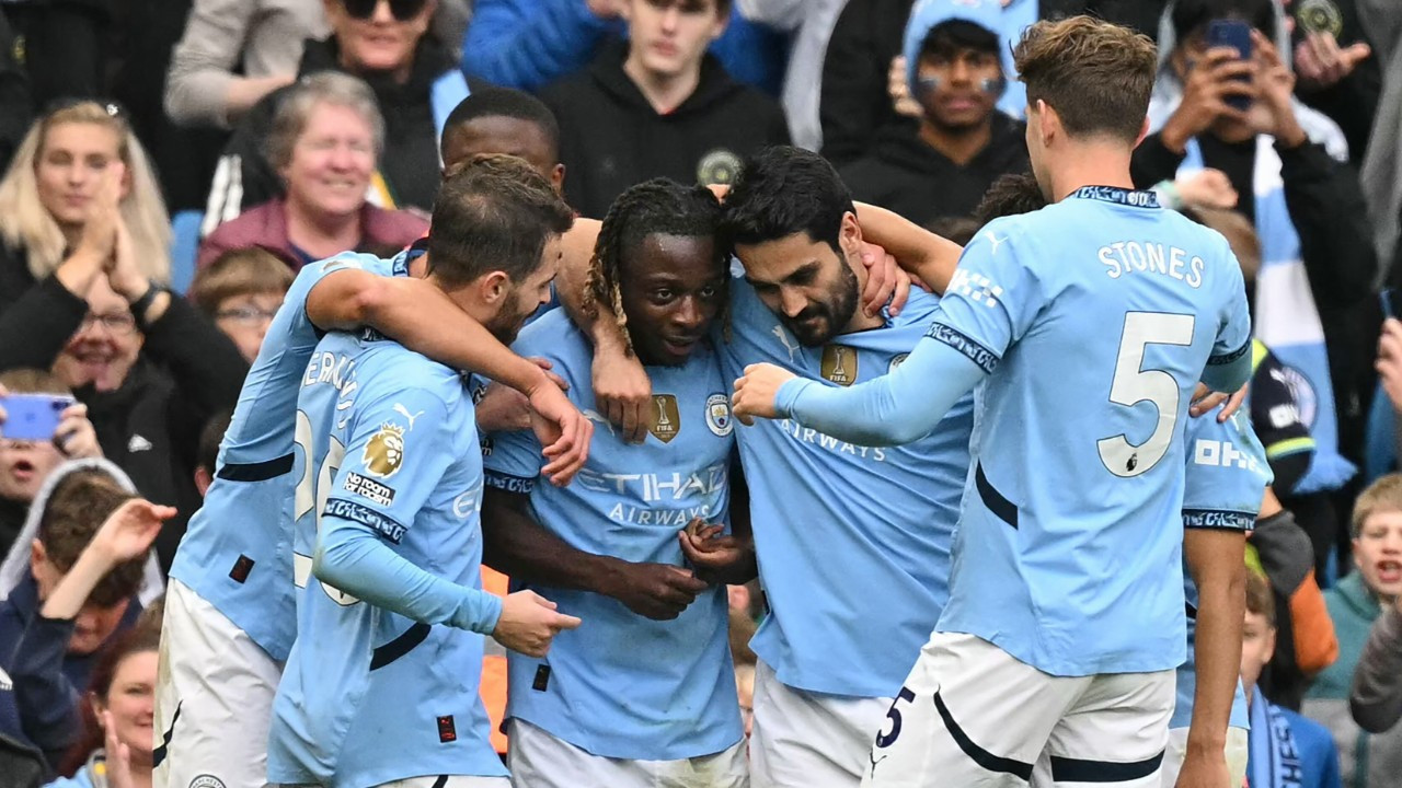 Manchester City ikinci yarıda geri döndü