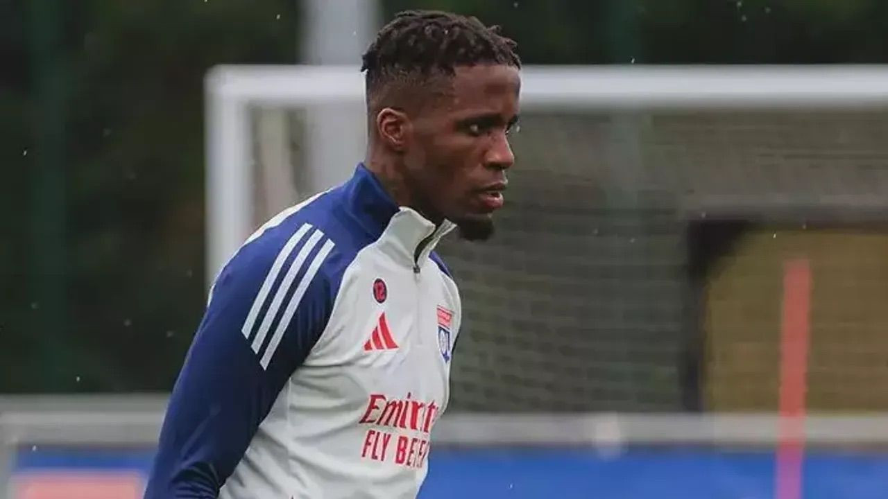 Lyon'da Nantes maçı öncesi Zaha kararı: Taraftarların tepkisini çekmişti - Sayfa 3