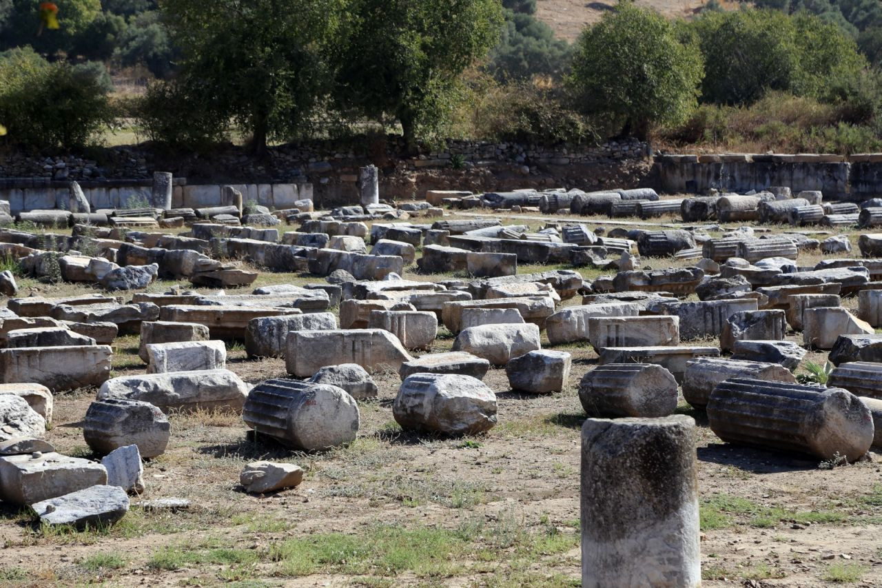 Euromos Antik Kenti'nin tiyatrosu ayağa kaldırılıyor - Sayfa 1