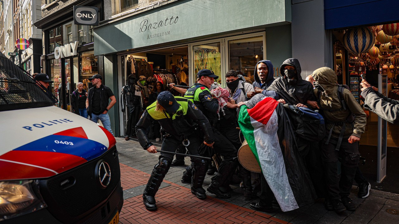 Almanya ve Hollanda'da Filistin eylemcilerine polis saldırısı