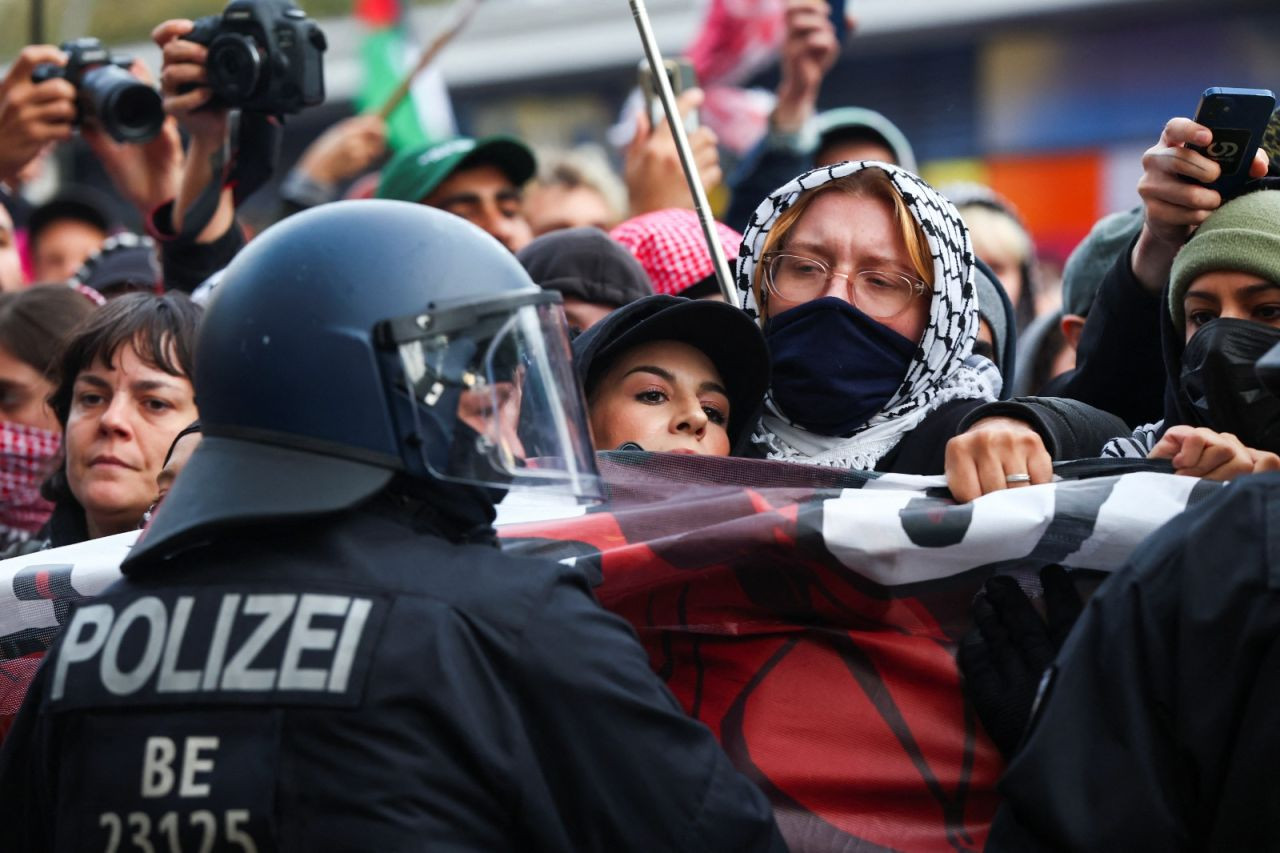 Almanya ve Hollanda'da Filistin eylemcilerine polis saldırısı: 'Kitlesel cinayetleri durdurun' - Sayfa 3