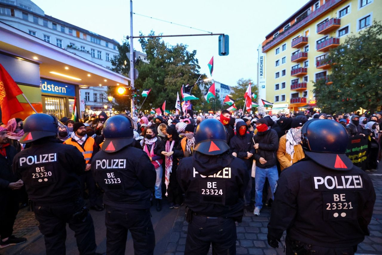 Almanya ve Hollanda'da Filistin eylemcilerine polis saldırısı: 'Kitlesel cinayetleri durdurun' - Sayfa 2