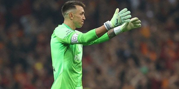 Okan Buruk son noktayı koydu: Muslera'nın geleceği belli oldu - Sayfa 2