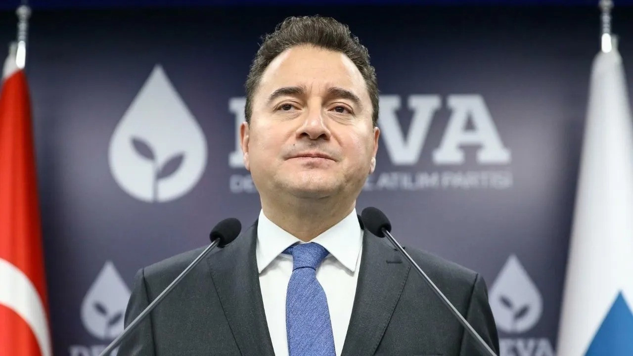 Ali Babacan, yeniden DEVA Partisi Genel Başkanlığı'na seçildi