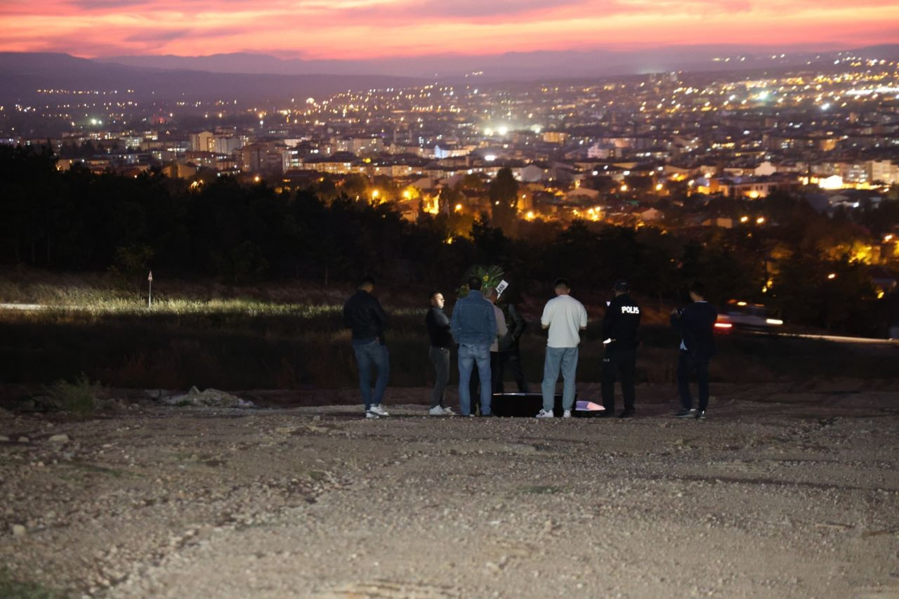 Arazinin ortasına tabutla çelenk bıraktılar: 'Sıraç, ölümün yaklaştı' - Sayfa 4