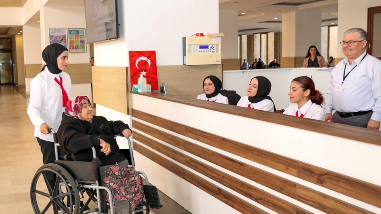 Trakya Üniversitesi'nden refakatçi öğrenci hizmeti