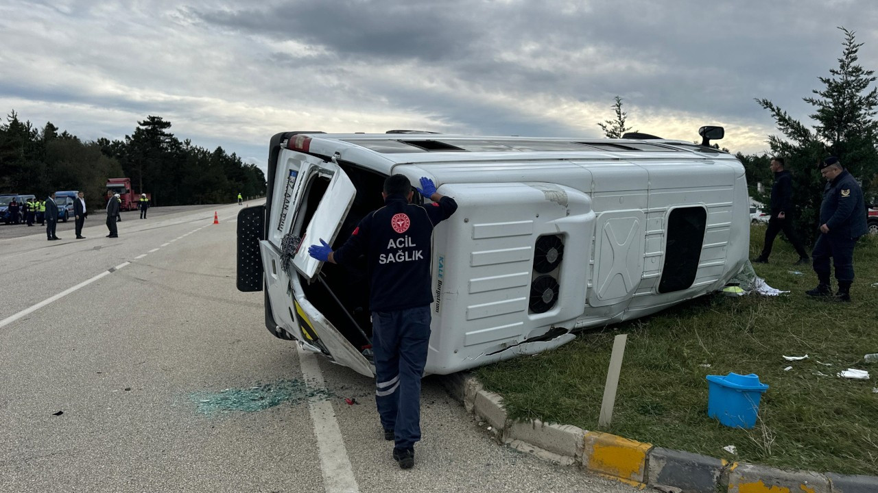 Kastamonu'da trafik kazası: 12'si öğrenci 13 kişi yaralandı