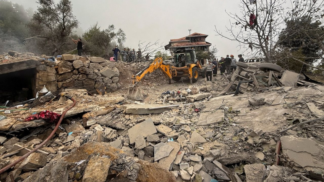 SOHR: Rusya'nın İdlib saldırılarında 1'i çocuk 10 kişi öldü