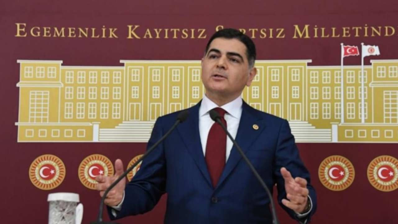 İYİ Parti kurucularından Naci Cinisli istifa etti: Kefil olamıyorum