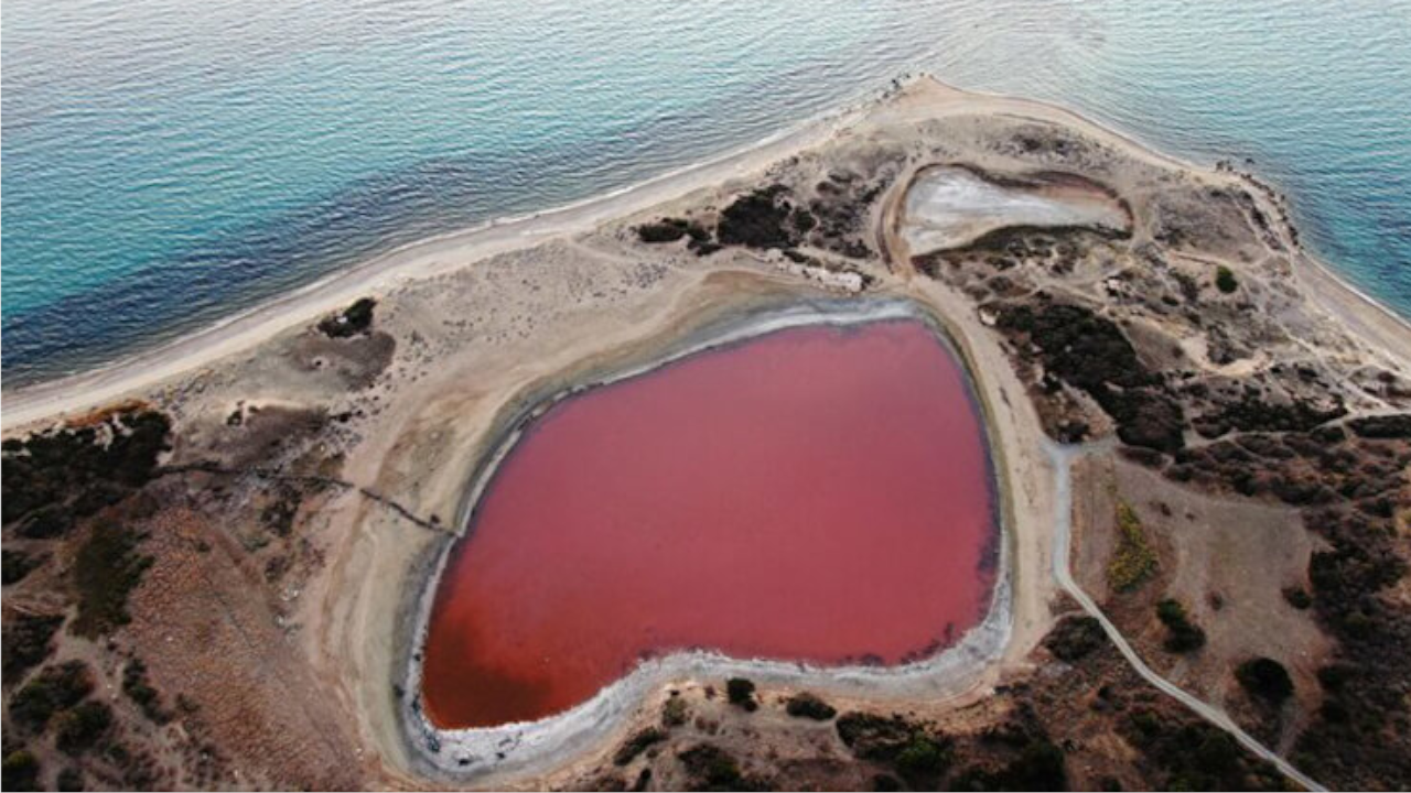 Gerçek olamayacak kadar pembe göl