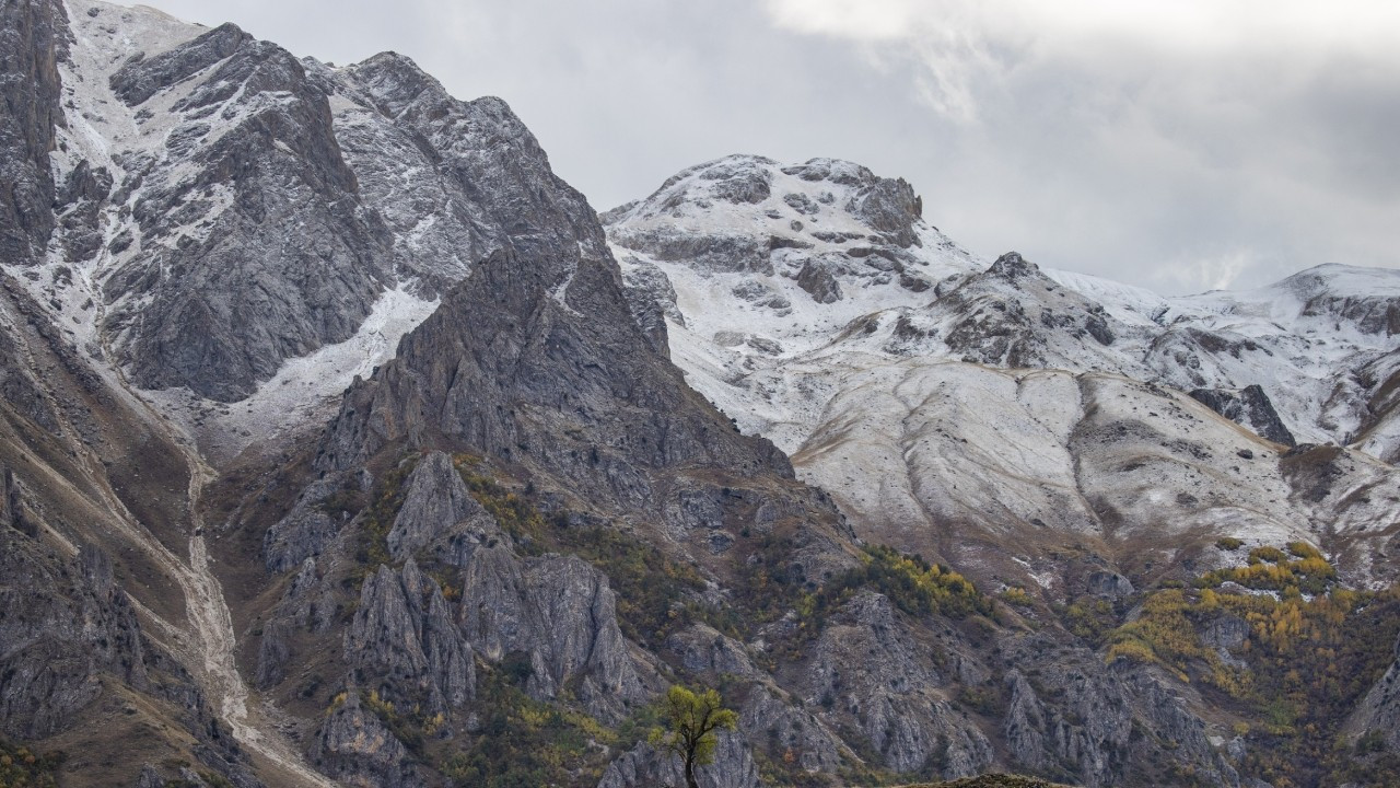 Dersim'in zirveleri beyaza büründü