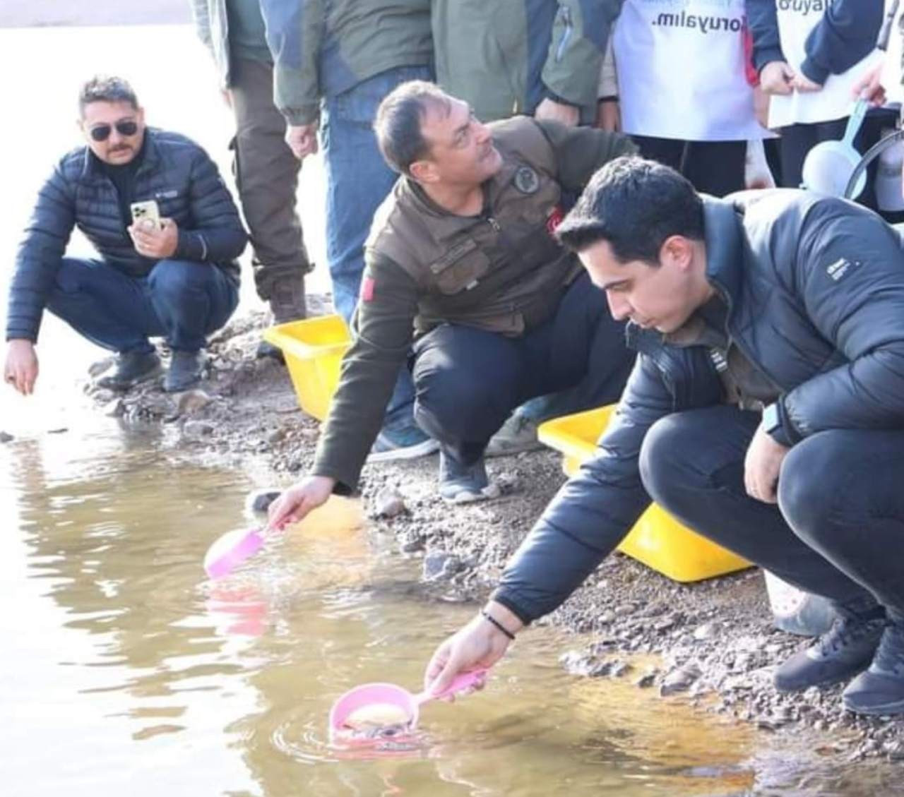 Eğrisu göletine 10 bin yavru alabalık bırakıldı