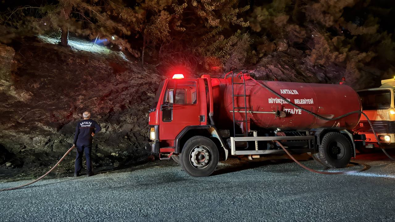 Amasya'da seyir halindeki tırda yangın çıktı