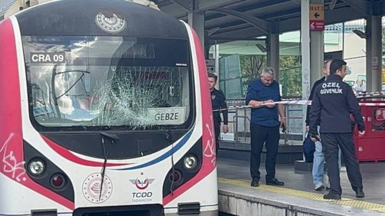 Marmaray'da raylara atlayan bir kişi hayatını kaybetti