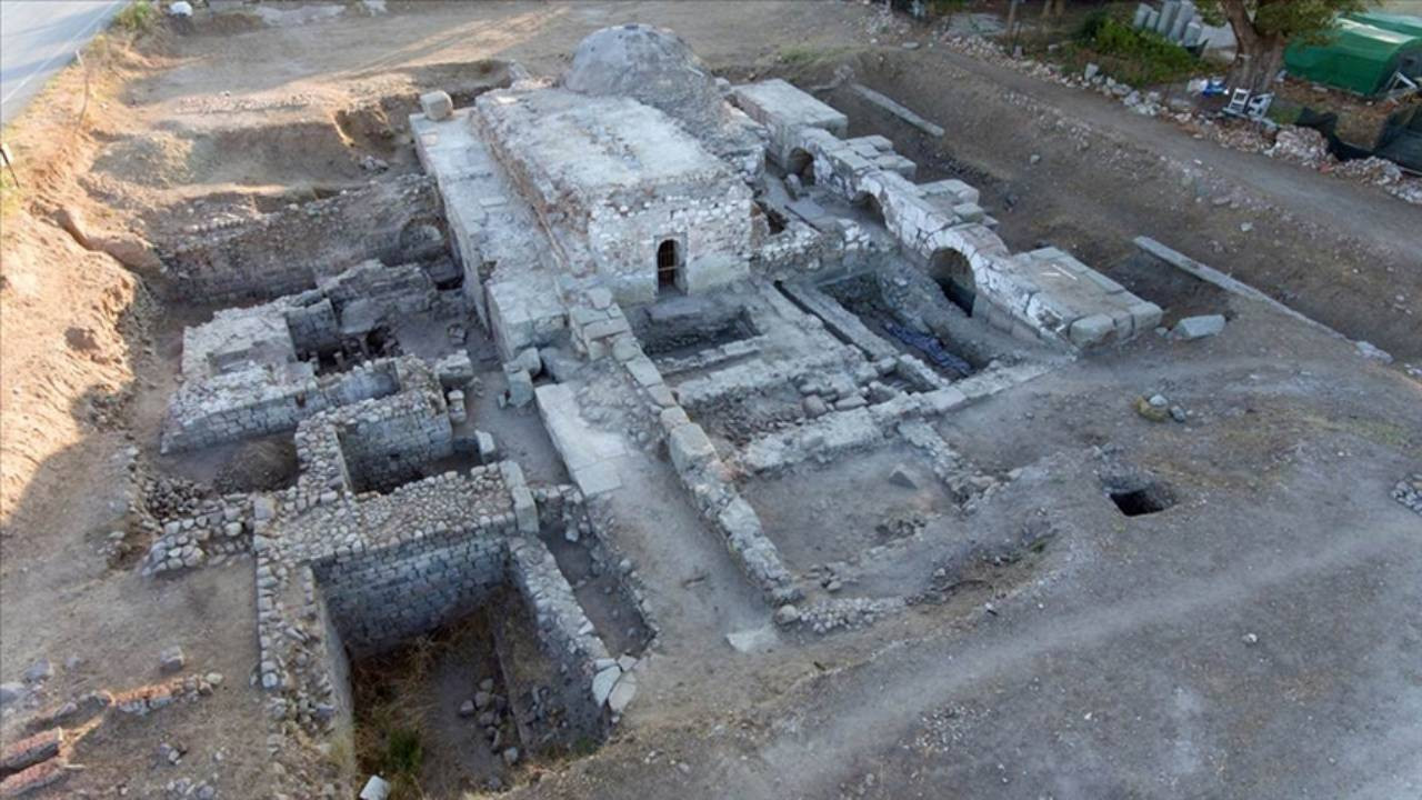 Bergama'da 4 bin 500 yıllık tanrıça figürü bulundu