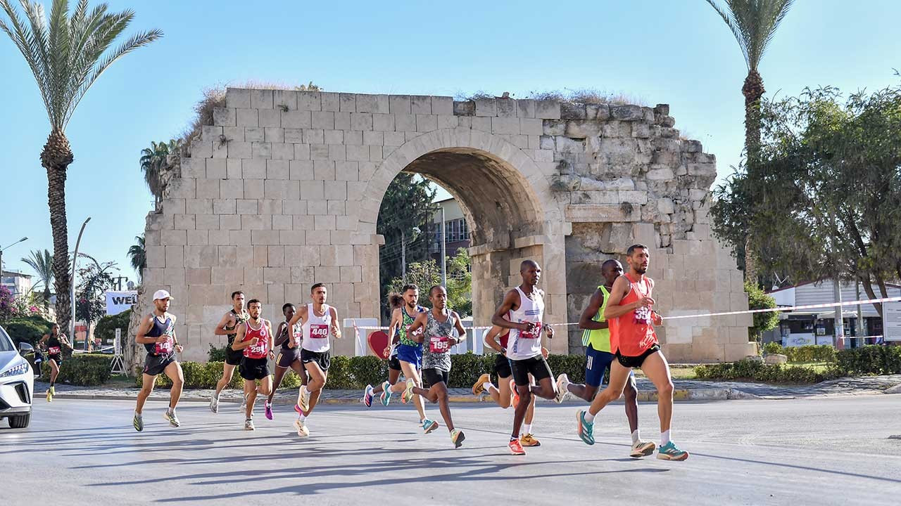 16'ncı Uluslararası Tarsus Yarı Maratonu koşuldu