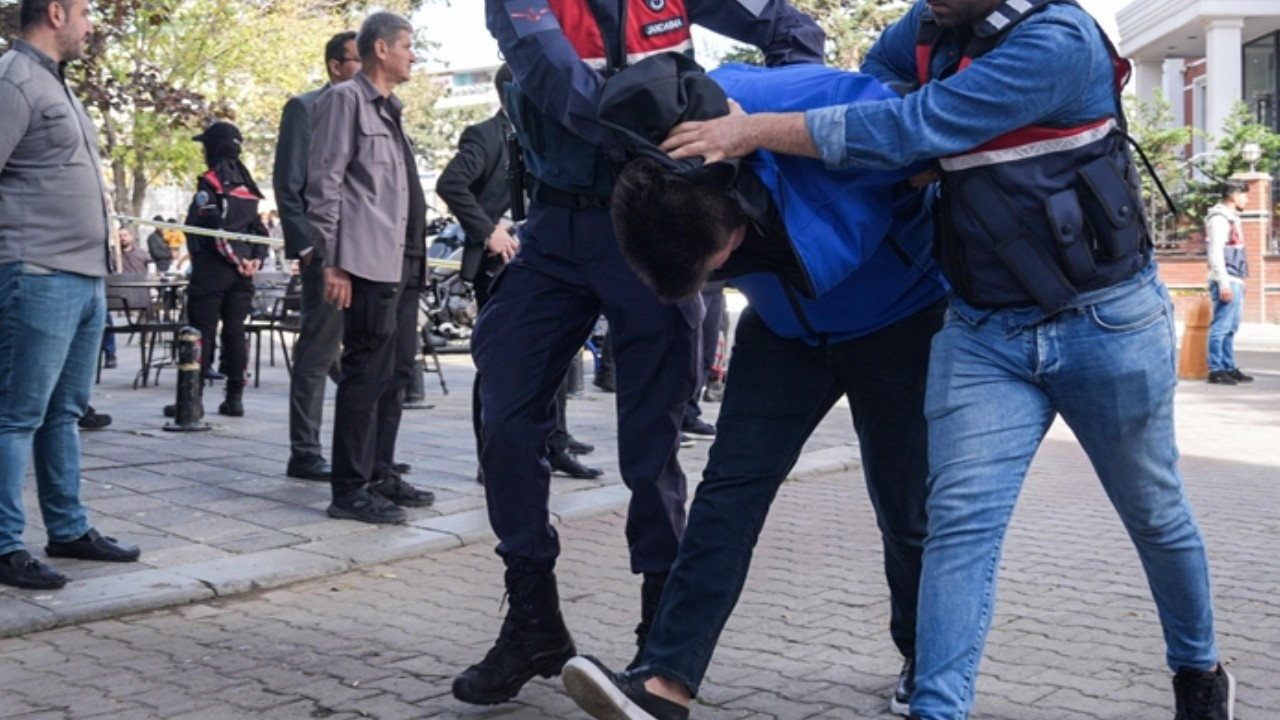 'Yenidoğan çetesi' soruşturması: Diploması askıda olan doktordan obezite ameliyatı