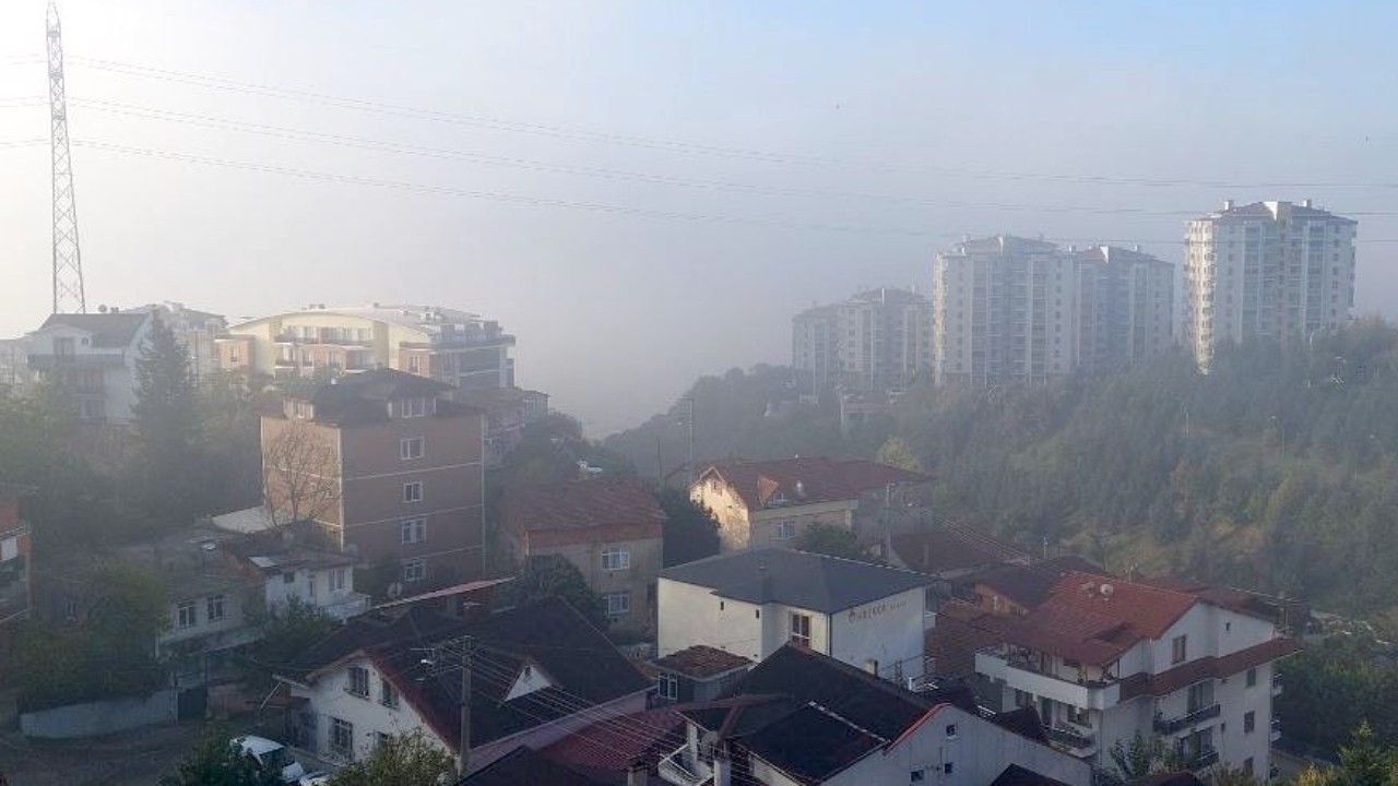 Bolu ve Kocaeli'de sis ulaşımı yavaşlattı