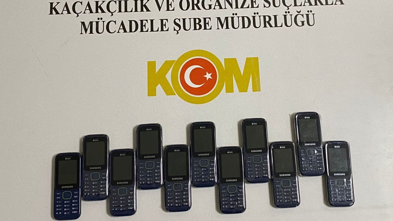 Samsun'da kaçakçılık operasyonu: 11 cep telefonu ele geçirildi