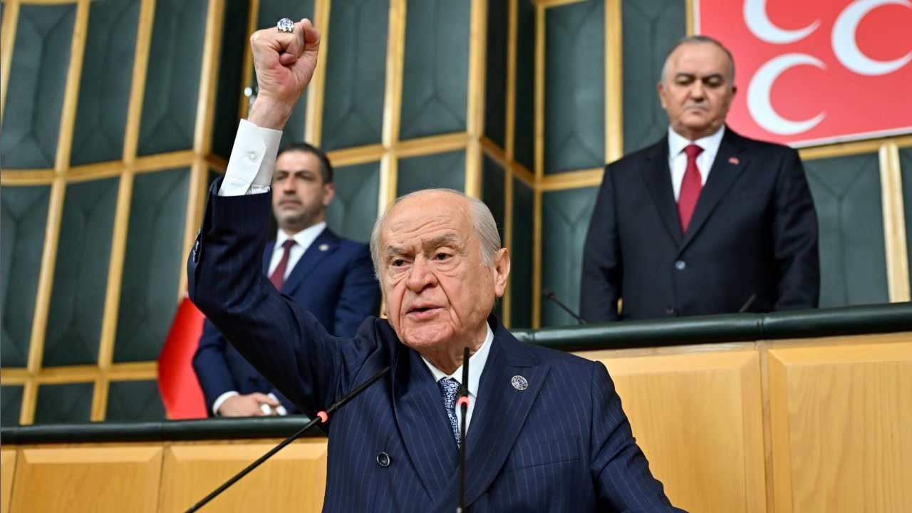 Bahçeli'nin Öcalan çağrısı iktidara yakın gazeteleri böldü