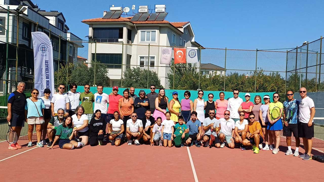 Cumhuriyet Kupası Karma Tenis Turnuvası Dalaman'da yapıldı