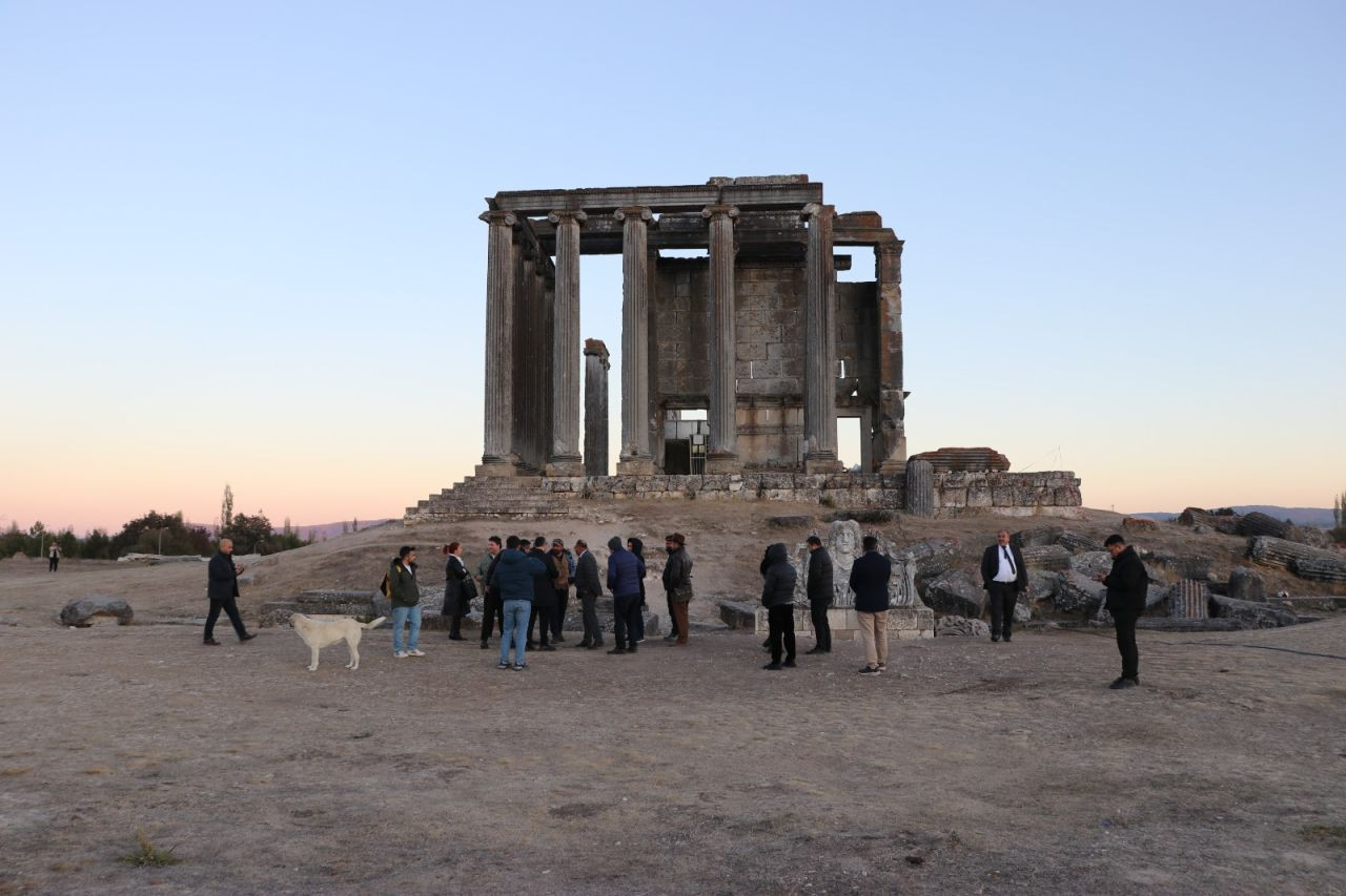 Aizanoi Antik Kenti'nde aydınlatma çalışmaları tamamlandı - Sayfa 1