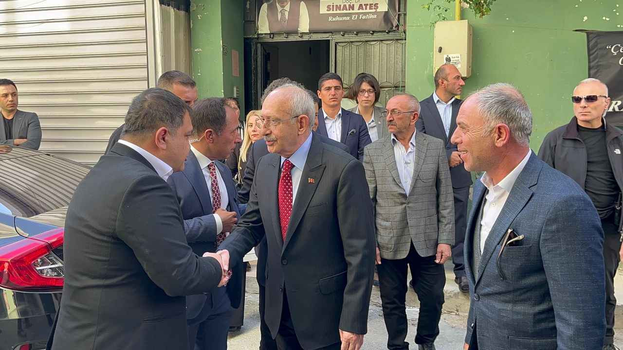 Kılıçdaroğlu'ndan Sinan Ateş'in ailesine Bursa'da ziyaret