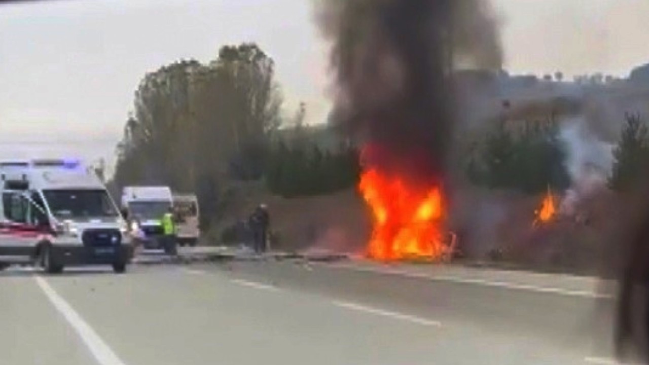 Erzincan'da trafik kazası: 5 kişi hayatını kaybetti