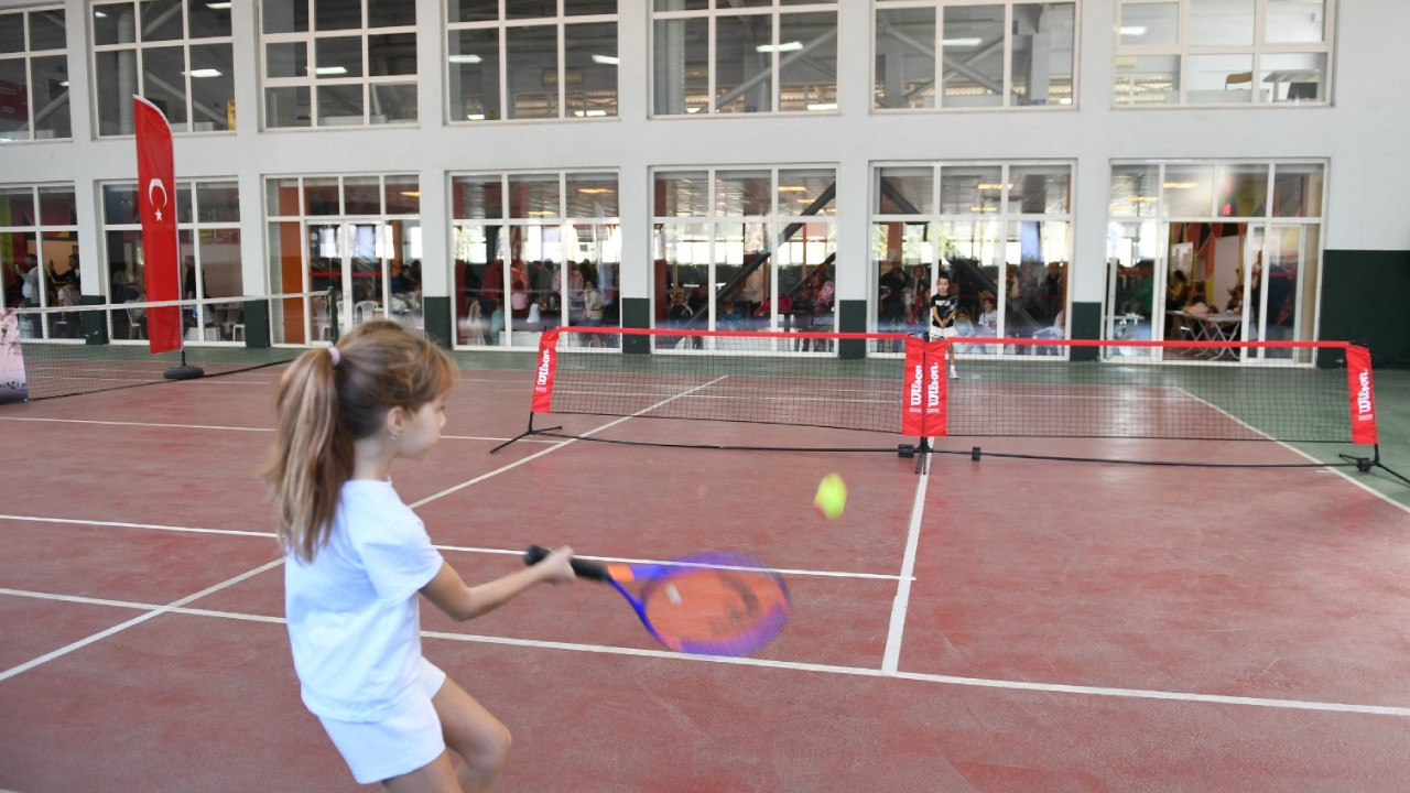 Osmangazi'de Cumhuriyet Kupası Tenis Turnuvası başladı