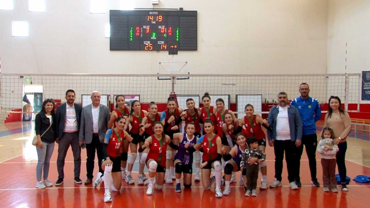 Diyarbakır Büyükşehir Belediyesi Kadın Voleybol Takımından galibiyet