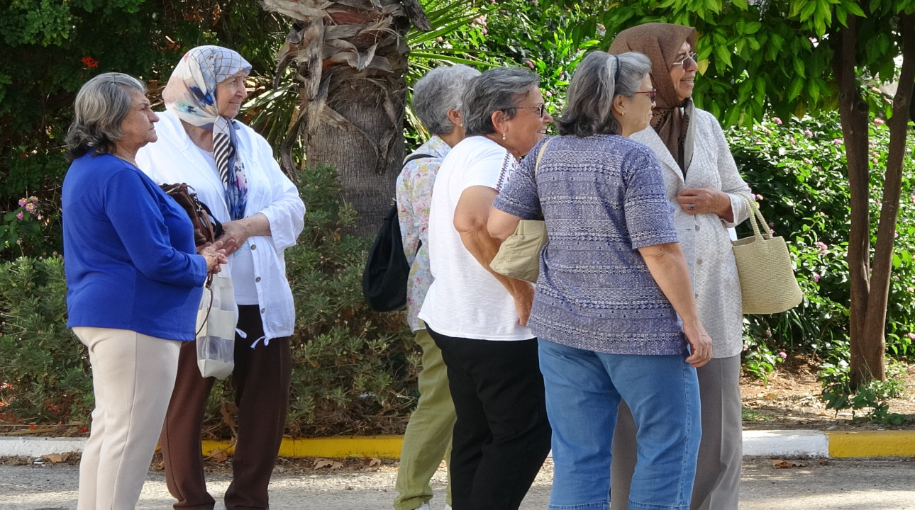 Nüfus yaşlanıyor: 'Yaşlı bakım sigortası hayata geçmeli'