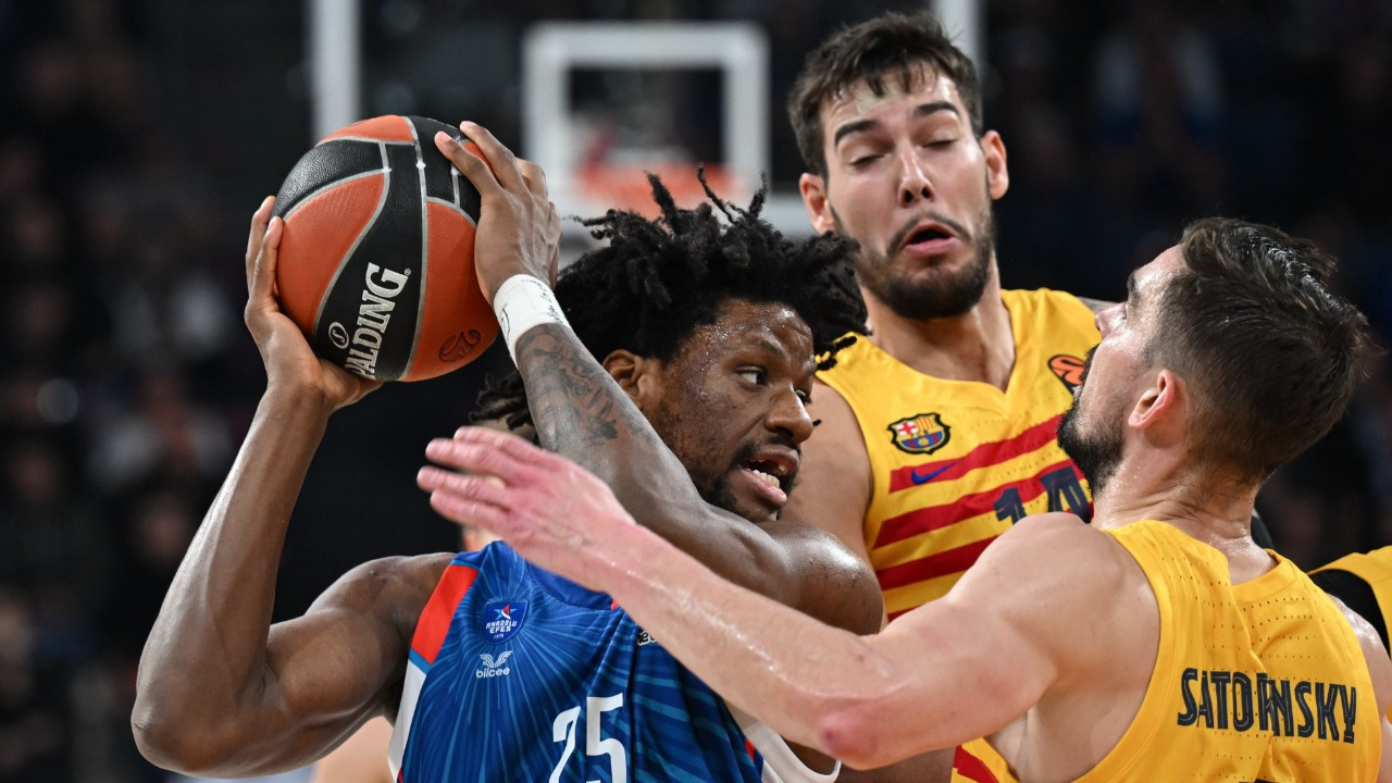 Anadolu Efes, Barcelona'yı ağırlıyor