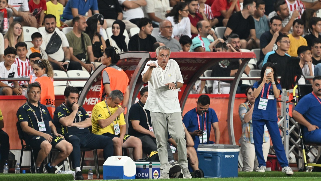 Mourinho: Londra'ya mutlaka döneceğim ama gelecek sezon da Fenerbahçe'deyim