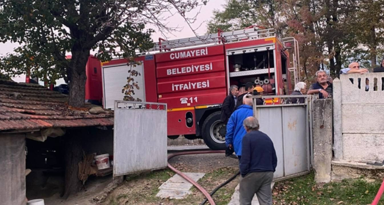 Düzce'de tek katlı evde çıkan yangın söndürüldü