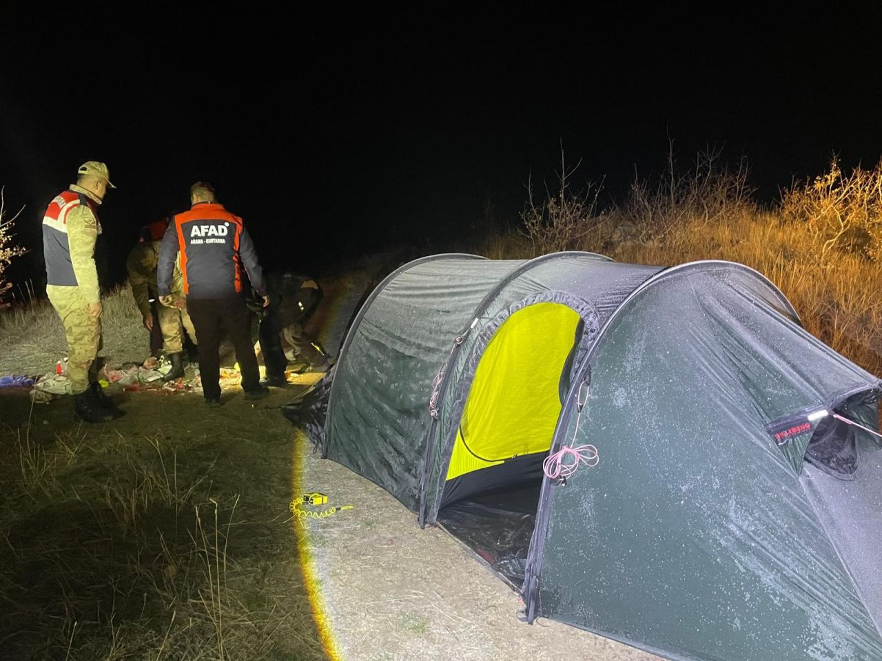 Nemrut'ta kamp yapan turiste ayı saldırdı - Sayfa 1