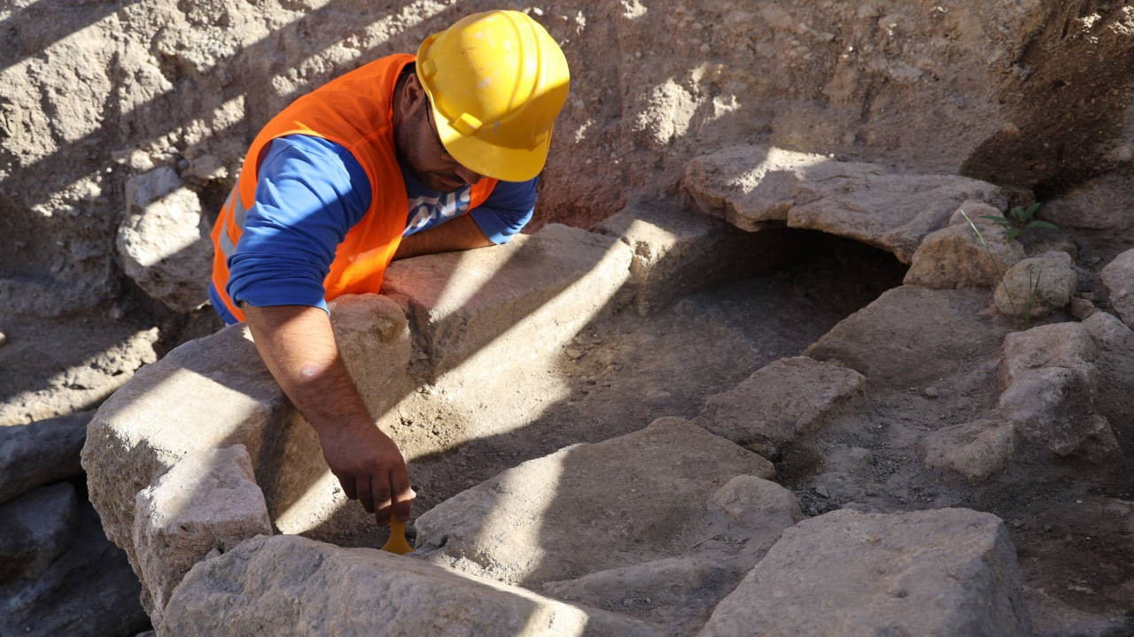 Kapadokya'da trafiğe kapalı karayolunda toplu mezar bulundu