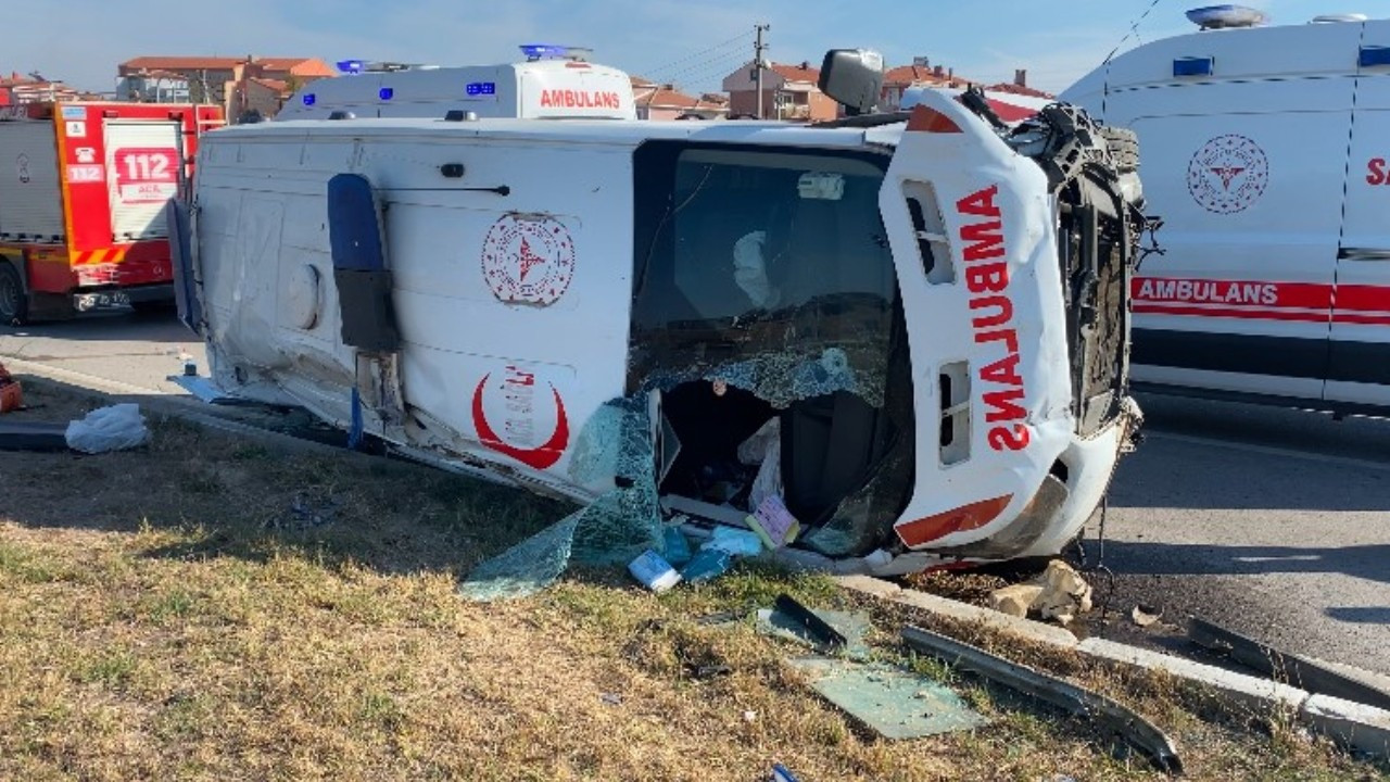 Edirne'de ambulans kaza yaptı: 7 yaralı