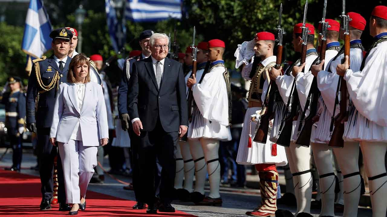 Steinmeier Girit'ten özür diledi