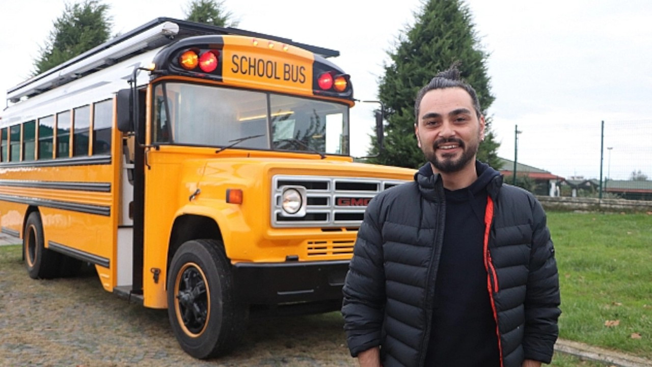 700 bin TL harcadığı hayalindeki ’School Bus’ı gelin arabası yaptı