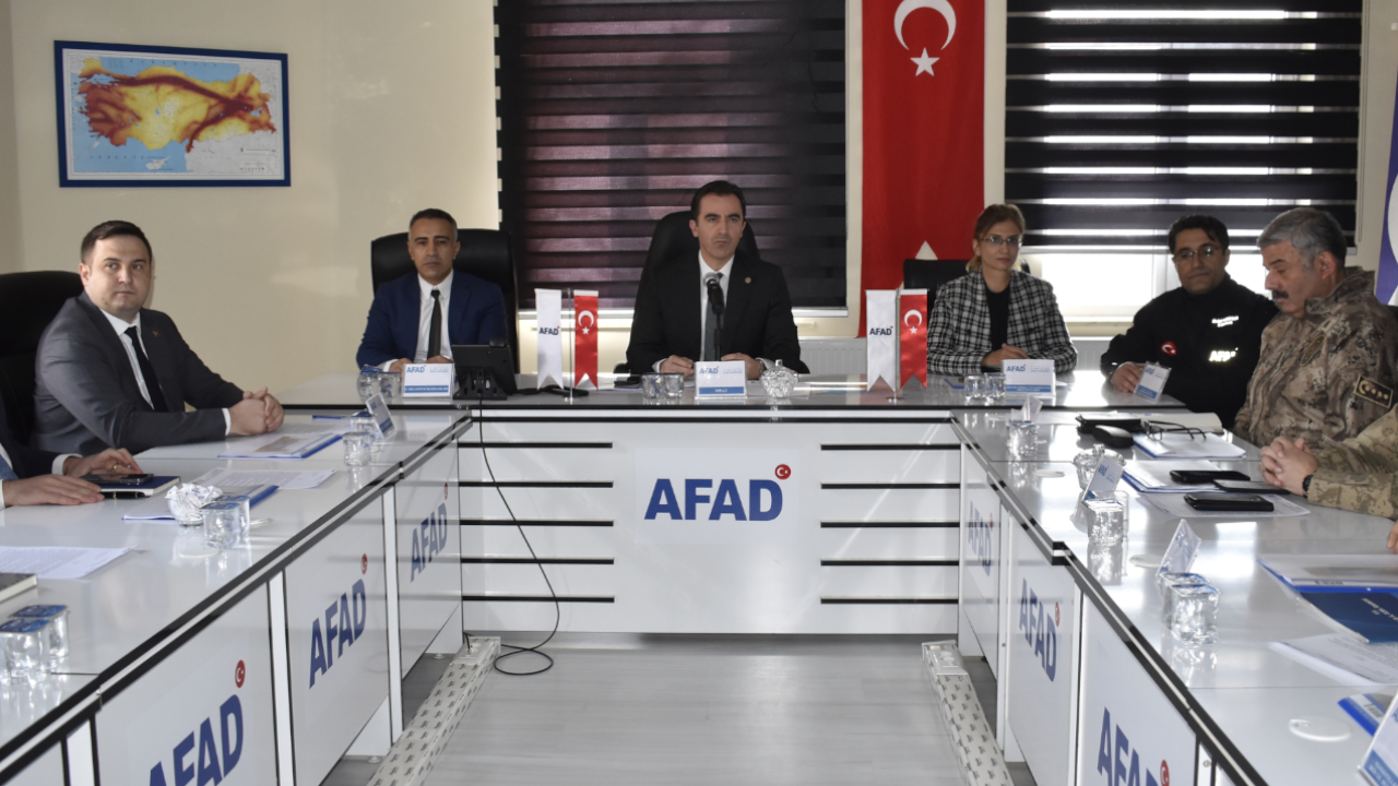 Valilik ve AFAD Bitlis'te kışın alınacak önlemleri değerlendirdi